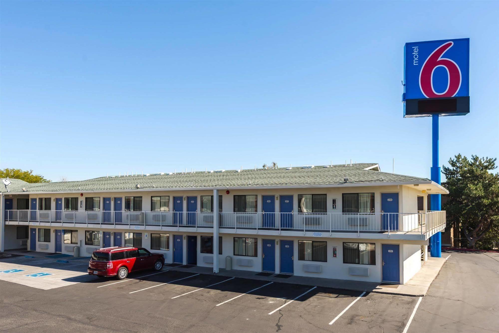 Motel 6-Reno, Nv - West Kültér fotó